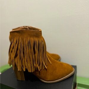 Fringe Peanut Butter Bootie 
Cow Girl Look 
Size 10